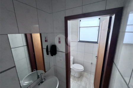 Prédio Comercial de Alto Padrão - 253m², 5 Salas, 5 banheiros , 3 Vagas , à venda na Moóca