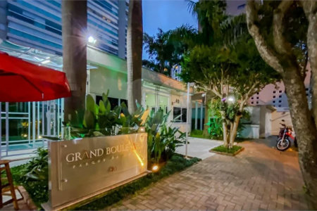 Cond Grand Boulevard. Apartamento na móoca com 228m2 sendo 3 suites 4 vagas, Estuda Permuta.