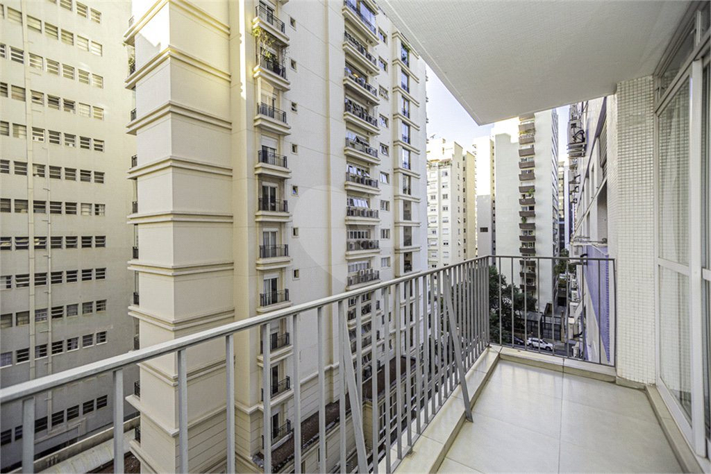 Apartamento á venda em Higienópolis com 212m² 3 dormitórios 1 suíte 2 vagas