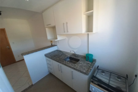 Apartamento no Condomínio Michelangelo .