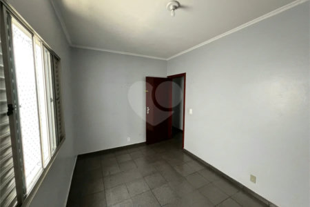 Sobrado com 3 dormitórios , sendo 1 suíte à venda no bairro Jardim Marek , Santo André