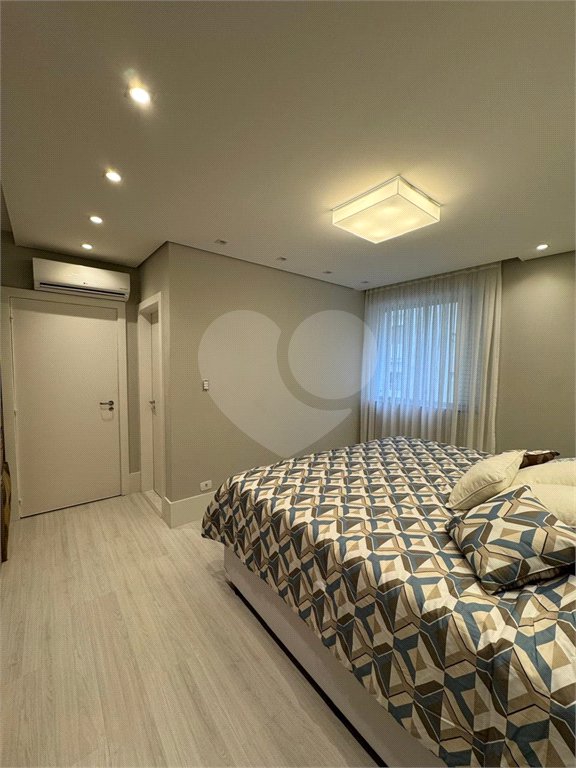 Apartamento à venda com 2 quartos e 3o reversível, no Baixo Jardins