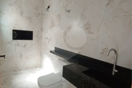 Casa com 155m² , 3 dormitórios , sendo 1 suíte , 4 vagas , à venda no Parque das Nações em Santo André.