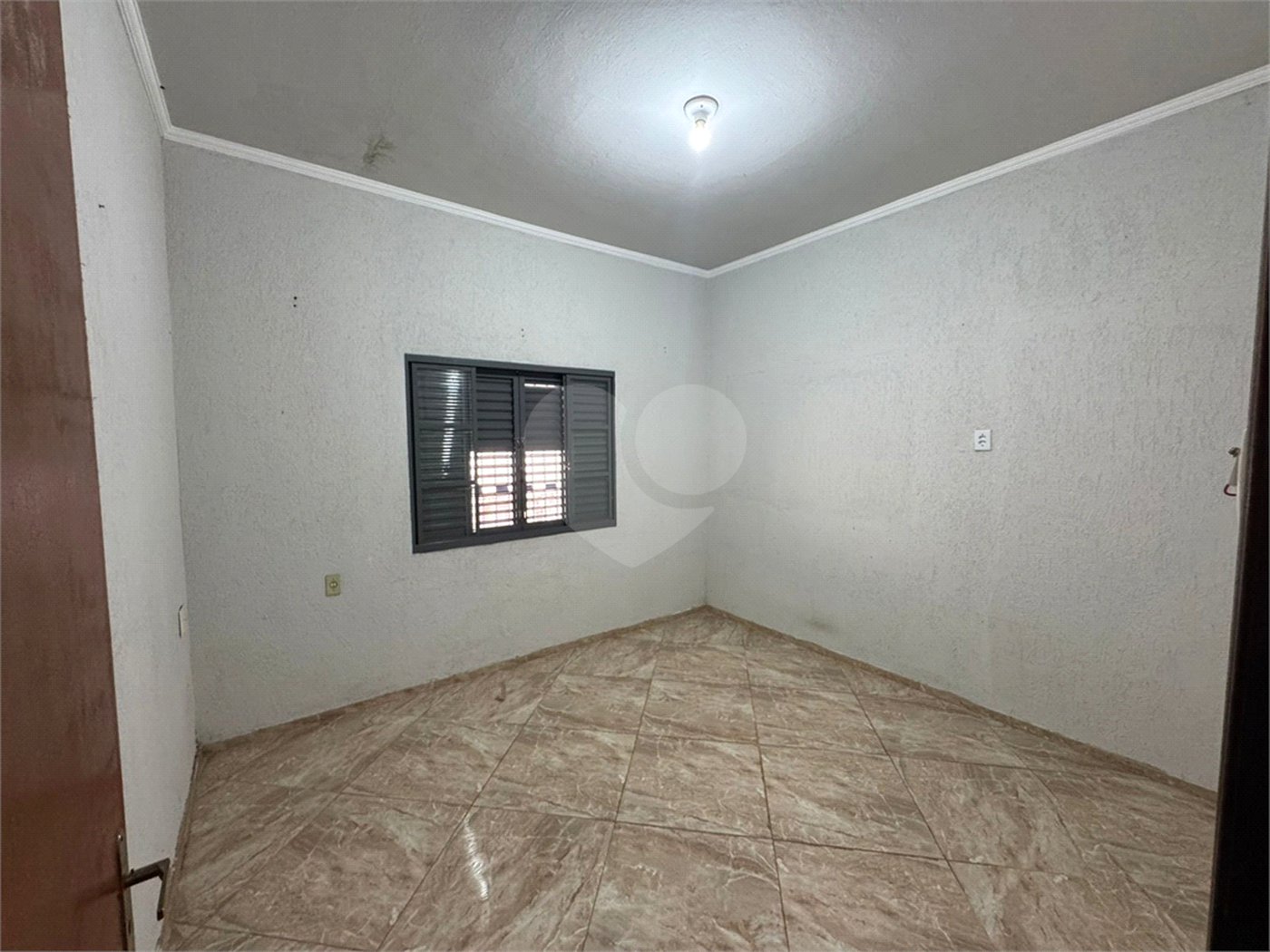 Casa á venda, com 2 Dormitórios e Edícula, em São Carlos-SP.