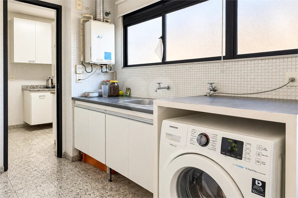 Apartamento com 3 suítes á venda no Condomínio Chácara Alto da Boa Vista, São Paulo - SP