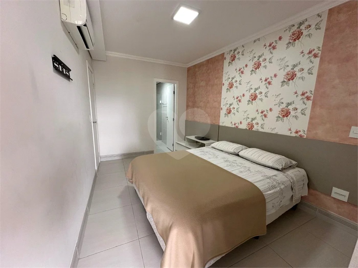 Apartamento à venda com 3 quartos, sendo 1 suíte, em Riviera de São Lourenço, Bertioga, SP