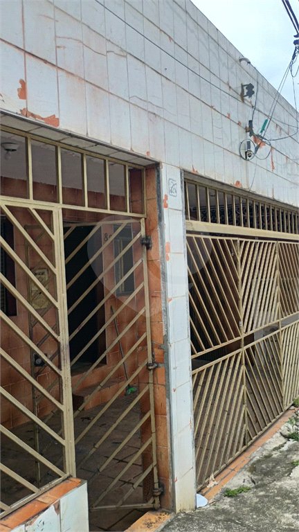 Casa Térrea 2 Dormitórios com 1 Vaga de Garagem Próxima à Estação São Lucas – Excelente Oportunidade para Morar ou Investir.