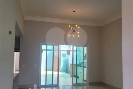 Indaiatuba- Condominio Maria Dulce-Venda e Locação - Terreno 300,00 ms - construido - 180,00 ms - Casa Terrea - 3 suites - escritório com ventilador, lavabo - cozinha com armários,forno, coifa e cooktop , ventilador - despensa - lavanderia com armarios- varanda gourmet com churrasqueira, quintal c