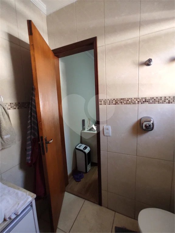 Sensacional sobrado c/ quintal e 3 dorms enormes com varanda! 12 min andando p/o metrô P Inglesa!