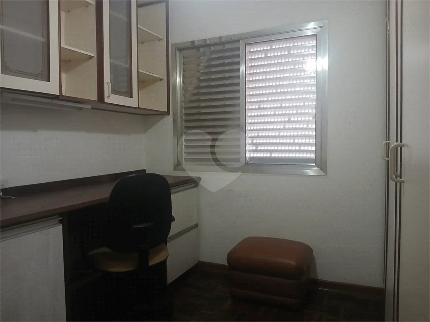 Apartamento a venda com porteira fechada no Belem com 95m com 03 dormitórios espaçoso sendo um suíte, 2 vagas. Aceita Permuta.