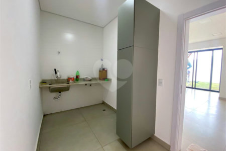 Sobrado á venda com 03 suítes, no Residencial Villeneuve em São Carlos-SP.