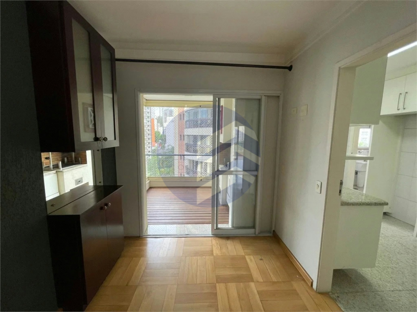 Apartamento à venda ou para alugar com 3 quartos, sendo 3 suítes, em Morumbi, São Paulo - SP