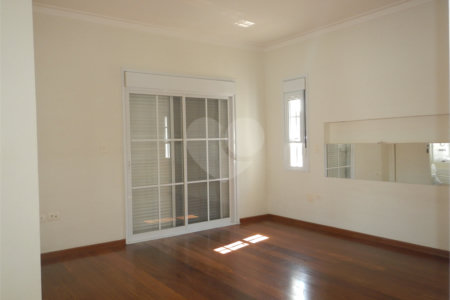 Casa à venda na Saúde c/293m2 - 4 Suítes/4 Salas/3 Vagas na garagem