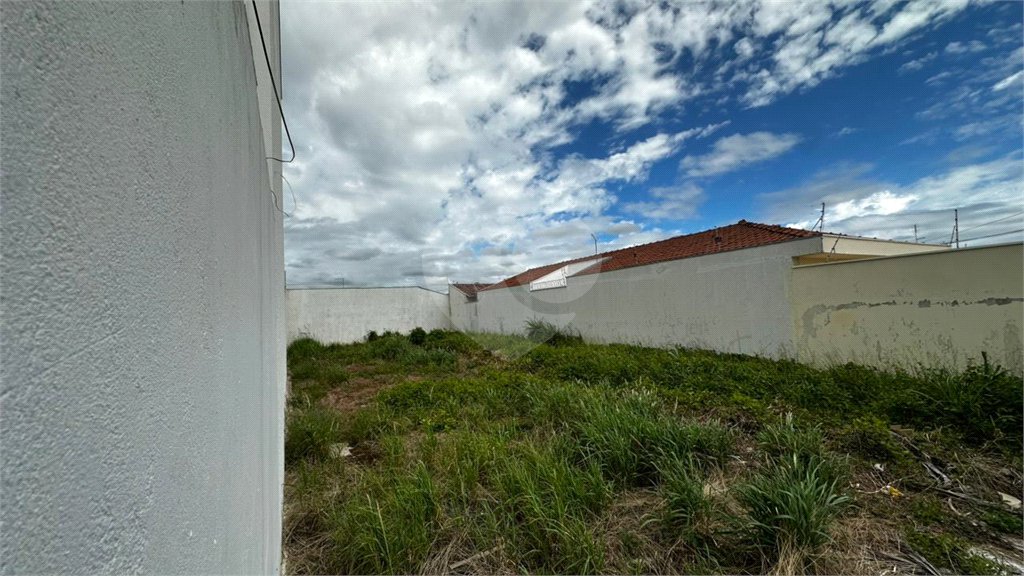 Terreno à venda em Jardim São João Batista, São Carlos - SP
