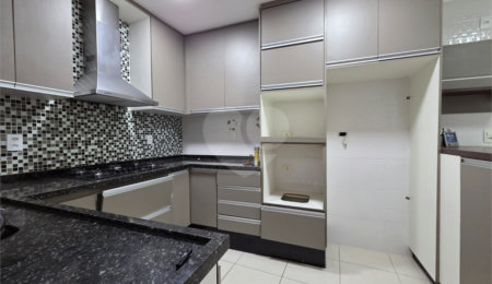 Sobrado à venda com 3 quartos, sendo 1 suíte, em Vila Moraes, São Paulo, SP