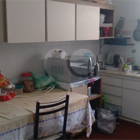 Casa com 272m² de área construída , 2 dormitórios , 1 vaga , à venda no Jabaquara.