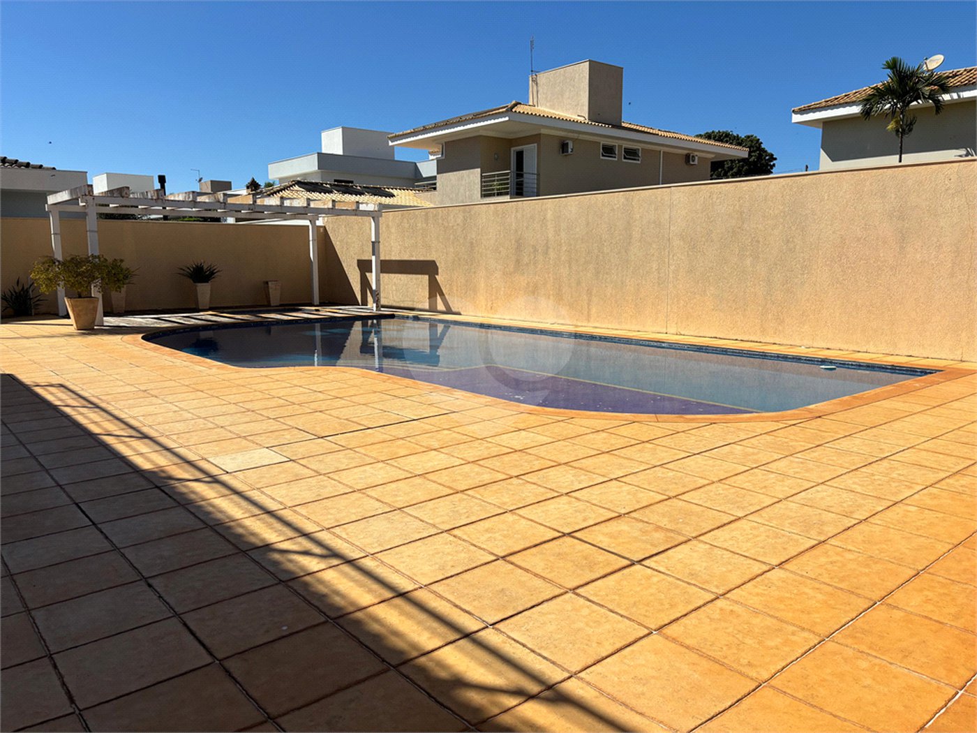 Casa á venda condomínio Damha I