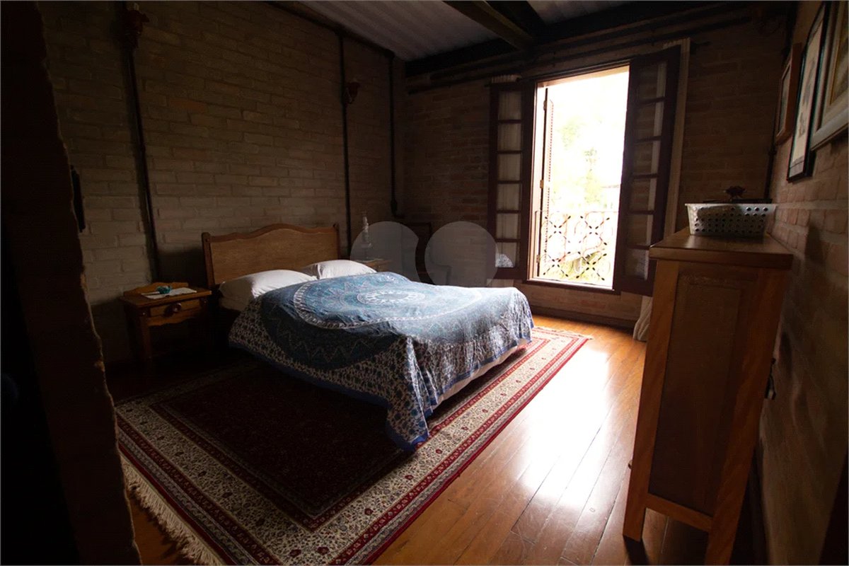 Sítio à venda com 8 quartos, sendo 4 suítes, em Taiaçupeba, Mogi das Cruzes, SP