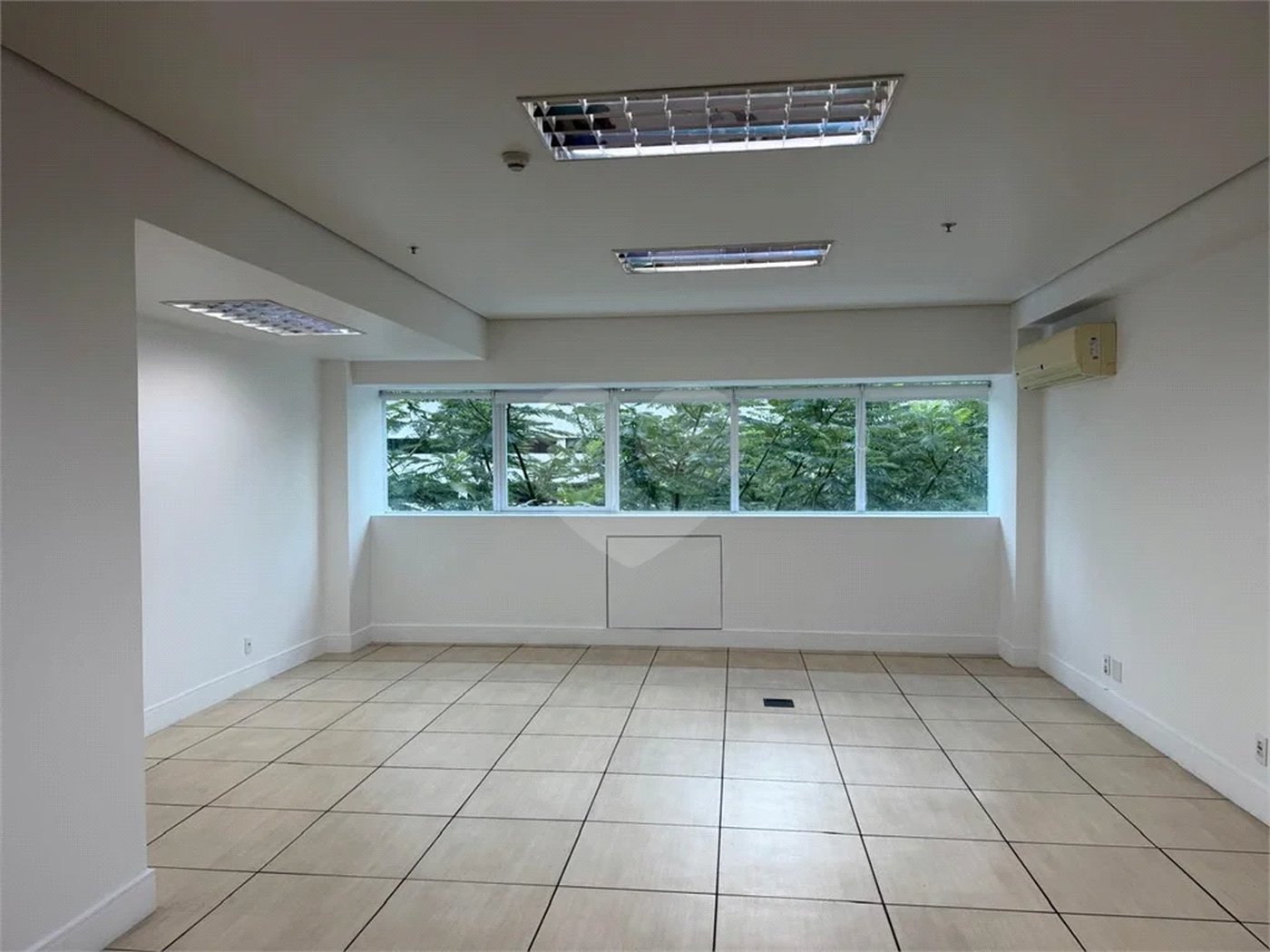 Sala à venda em Jardim Vazani, São Paulo, SP
