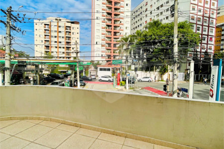 Linda casa com 600 m² e 6 vagas de garagem à venda próximo ao metrô Ana Rosa!!