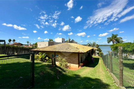 Casa para venda no Condomínio Vivenda do Broa.