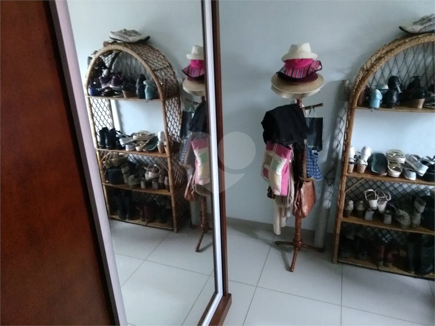 Apartamento com 2 dormitórios e 1 vaga no Tremembé