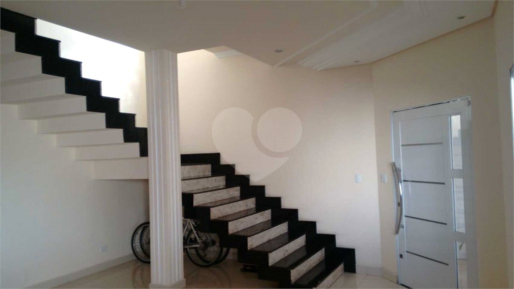 CASA A VENDA NO BAIRRO VISTA VERDE COM 3 DORMITORIOS, 3 SUITES, 3 VAGAS, METRAGEM 316M², SJC