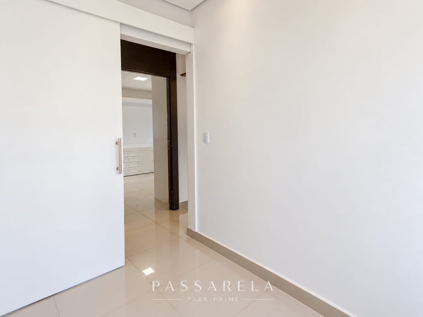 Apartamento à venda ou para alugar com 4 quartos, sendo 3 suítes, em Vivendas do Bosque, Campo Grande, MS