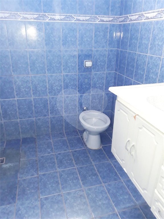 Casa térrea + Sala Comercial na Vila Prado.