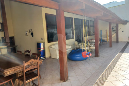Casa Térrea na XV de Novembro .
