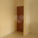 Apartamento no Condomínio Residencial Clarice.