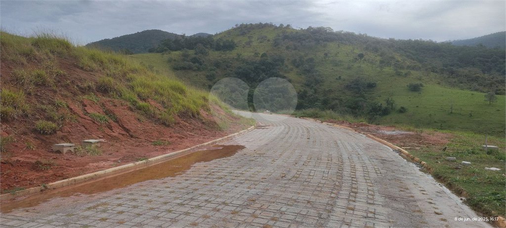 Terrenos de 300 metros em condomínio fechado e prontos para construir na região de Atibaia