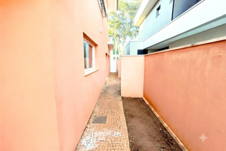 Exclusividade e Sofisticação no Swiss Park: O Sobrado Perfeito em São Carlos, com, 3 suites,2 salas, área Gourmet, persianas blackout automatizadas.