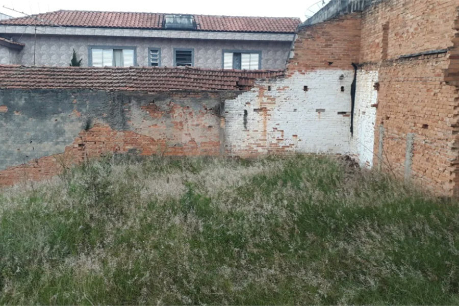 Terreno limpo Pronto para Construir com 271 metros em Ótimo Local Atenção Construtores!!!