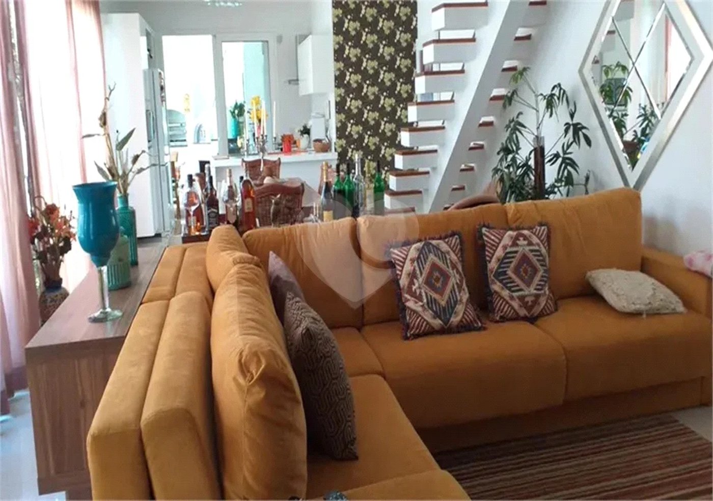 SOBRADO MOBILIADO DE 199,0 M² COM 02 SUITES, 04 VAGAS E PISCINA PARA VENDA NO JARDIM VIRGINIA BIANCA