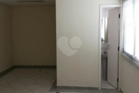 Sala comercial à venda com 45m² no Planalto Paulista
