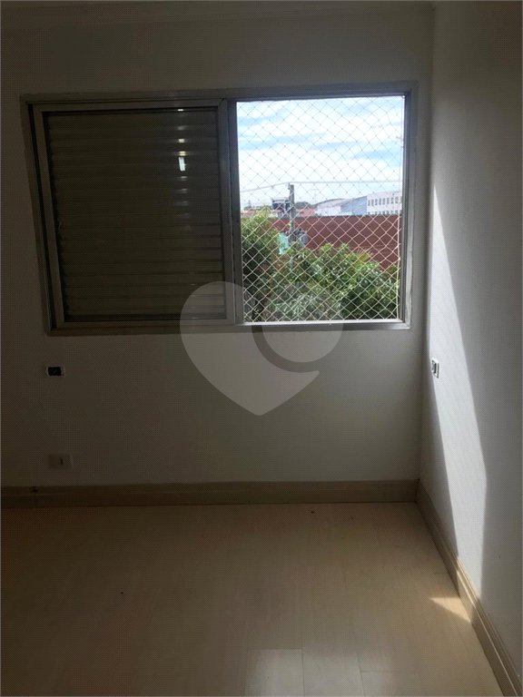 Espaço e Segurança no Bom Retiro: Apartamento de 100 m² com Infraestrutura Completa