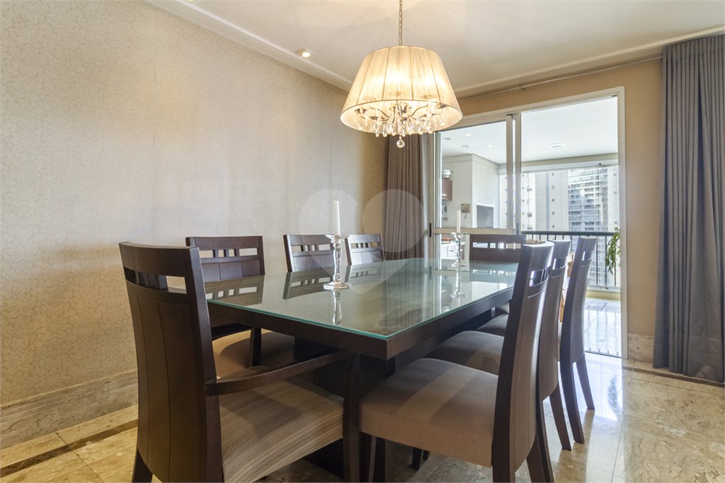 Apartamento para venda no Alto da Moóca, com 178 m², 3 suítes, 3 vagas.