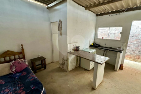 Sobrado a venda com 3 dormitorios sendo 1 suite com closet e varanda no bairro Arcoville