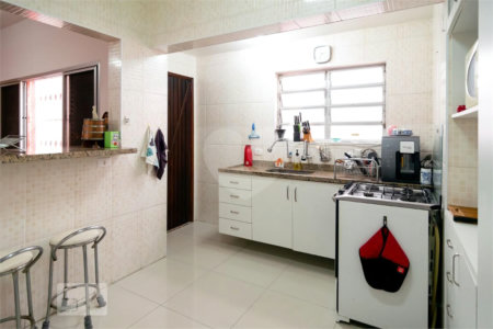 Casa à venda com 3 quartos, sendo 2 suítes, em Jardim Prudência, São Paulo, SP