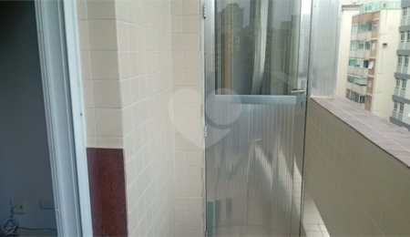 Apartamento à venda com 3 quartos, sendo 2 suítes,  em Boqueirão, Santos, SP
