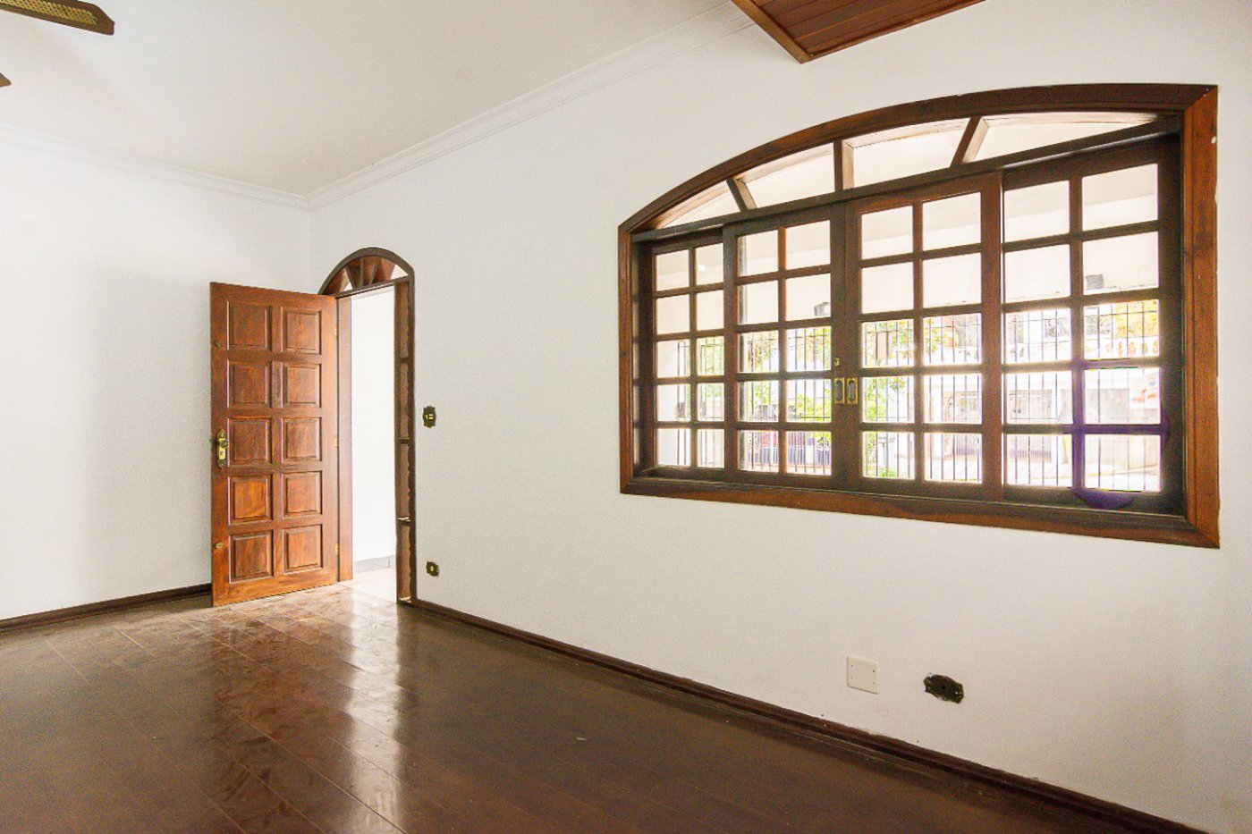 Sobrado à venda 187m² com 5 quartos, sendo 2 suítes, em Conjunto Residencial Butantã próximo à USP
