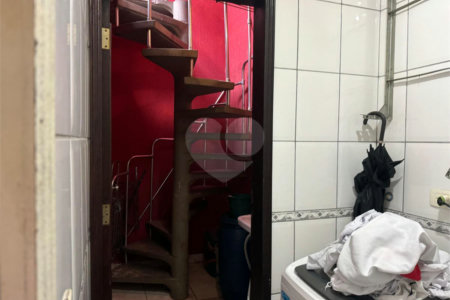 Sobrado a venda na Mooca, com 120m2, 2 dormitórios e 2 vagas - Estuda permuta.