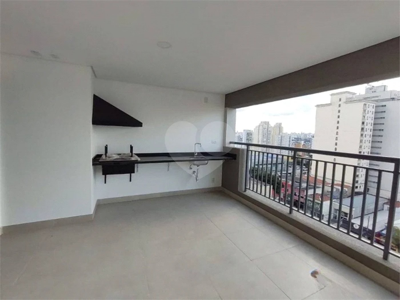 Apartamento novo com 129m² na Mooca com 2 suítes e 2 vagas.