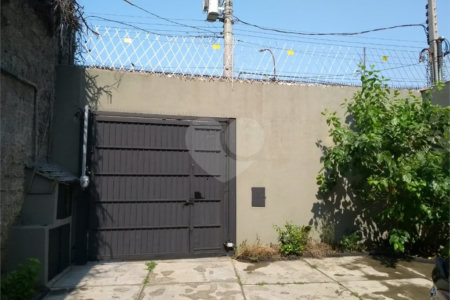 Imóvel Comercial com 6 Quartos e 2 banheiros à Venda, 445 m²