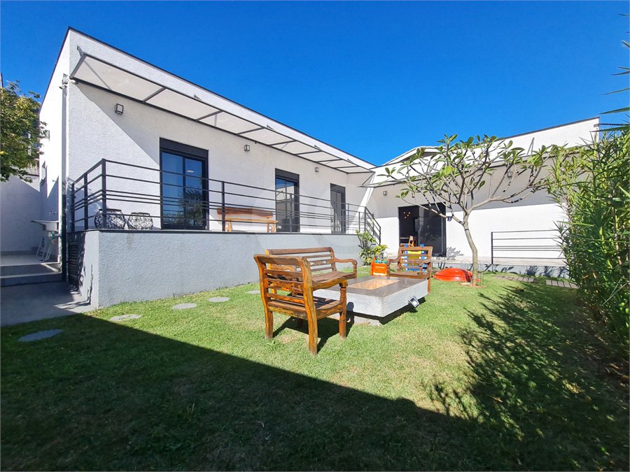 Casa com 4 dormitórios à venda, 214 m² por R$ 1.890.000 - Parque Arco Iris - Atibaia/SP