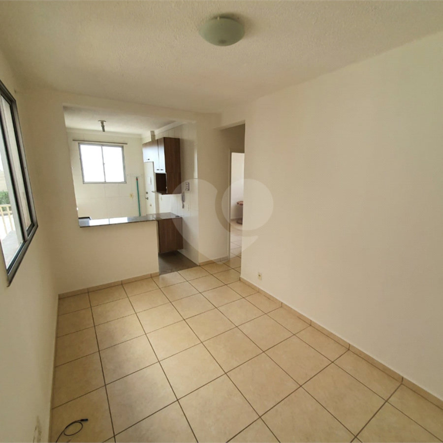 Apartamento no Condomínio Parque Alamo.