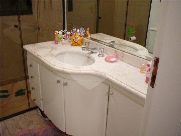 APARTAMENTO UM POR ANDAR!