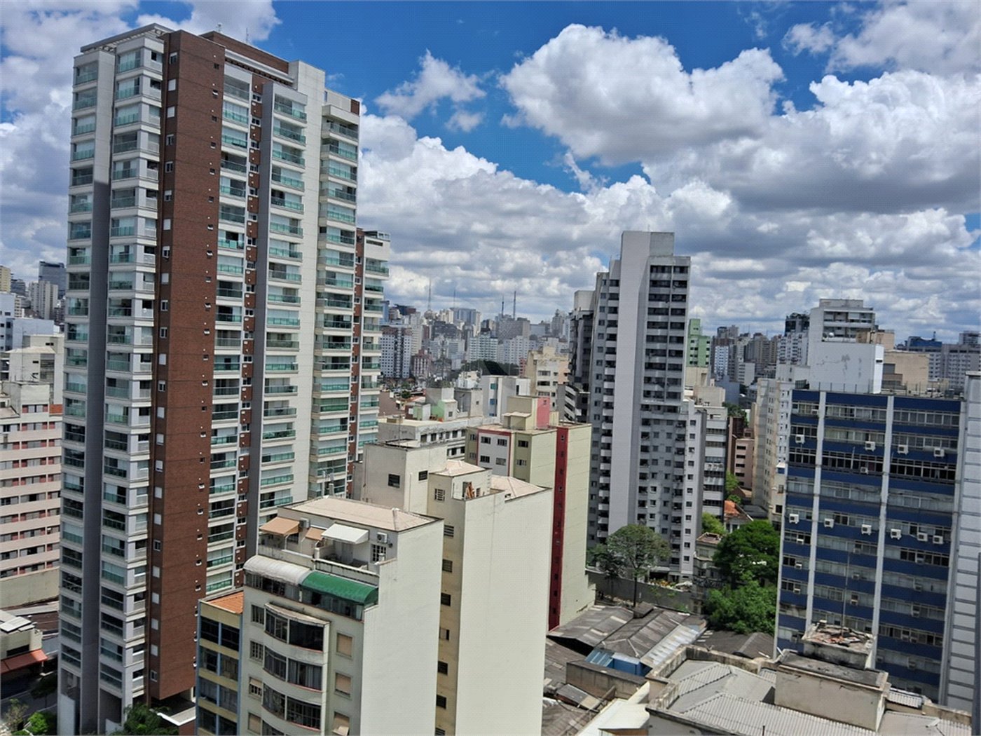 Apartamento à Venda na Bela Vista com 40 m2 de 1 Suíte em Andar Alto