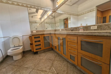 Casa à venda ou para alugar com 4 suítes em Alto da Boa Vista, São Paulo, SP